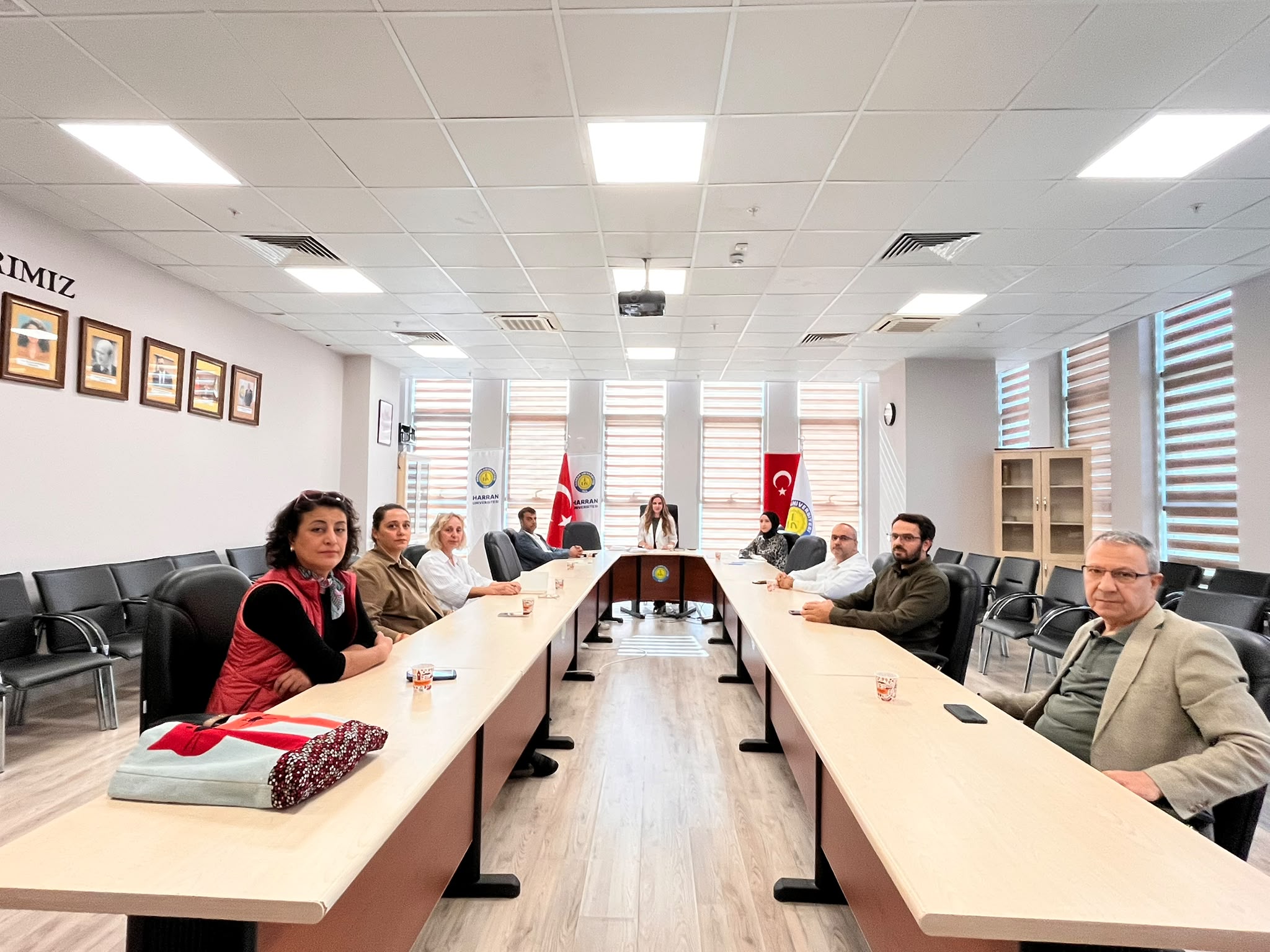 İKTİSAT BÖLÜMÜ ÖĞRETİM ELEMANLARI DÖNEM BAŞI AÇILIŞ TOPLANTISINDA BİR ARAYA GELDİ